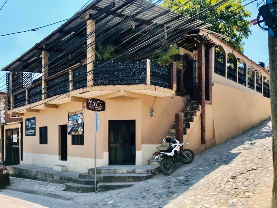 Hotel El Almendro Copán エクステリア 写真