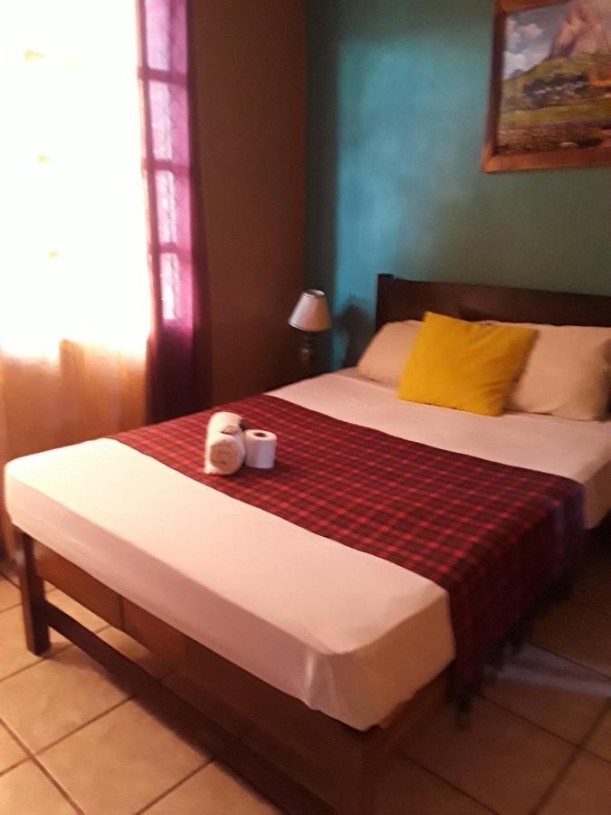Hotel El Almendro Copán エクステリア 写真