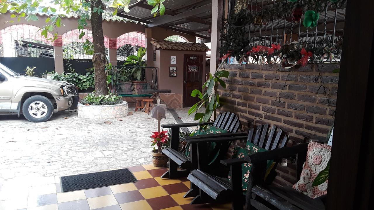 Hotel El Almendro Copán エクステリア 写真