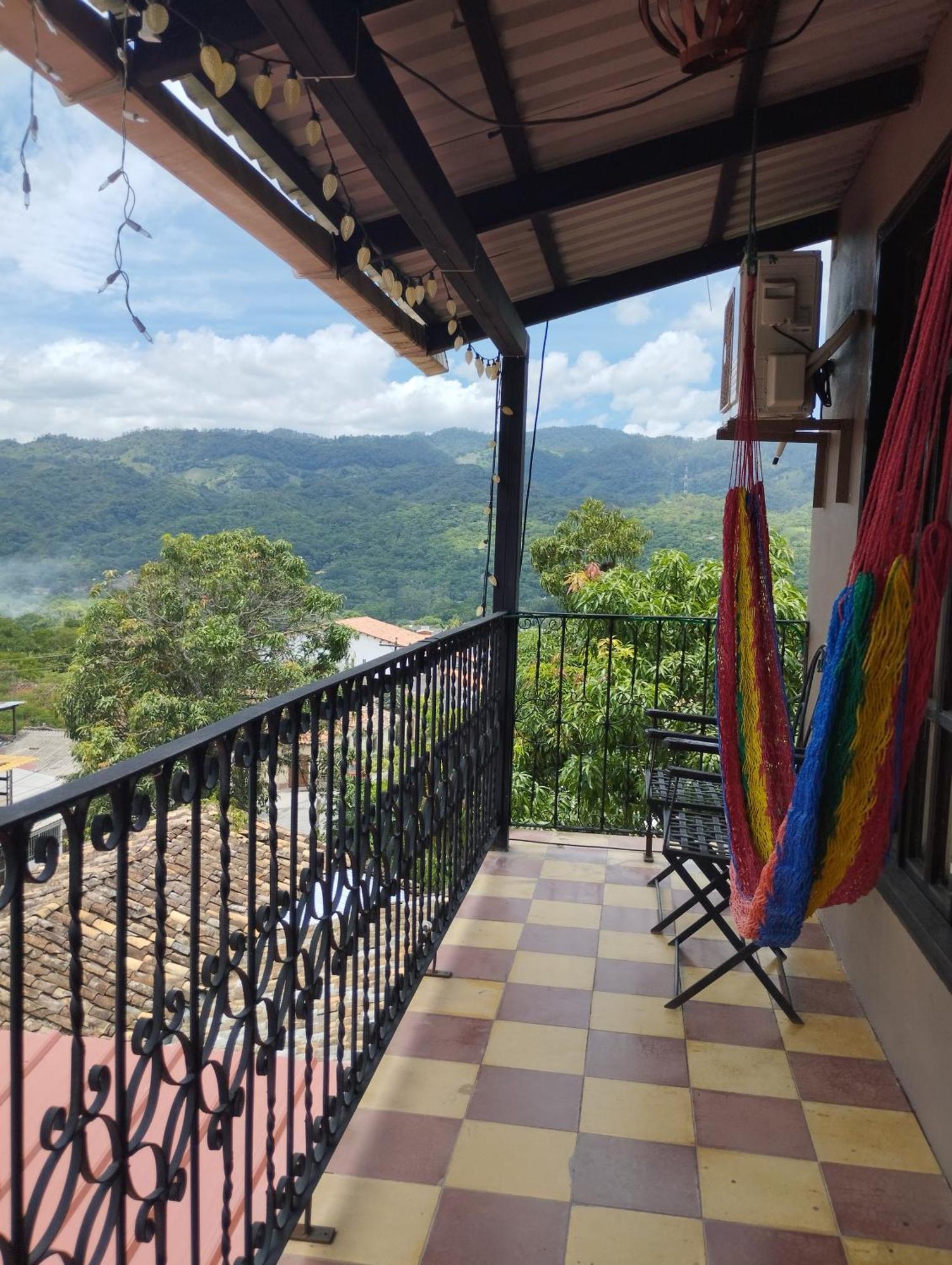 Hotel El Almendro Copán エクステリア 写真